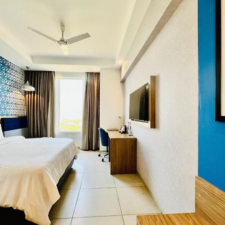Hometel Alambagh Lucknow - A Sarovar Hotel 외부 사진