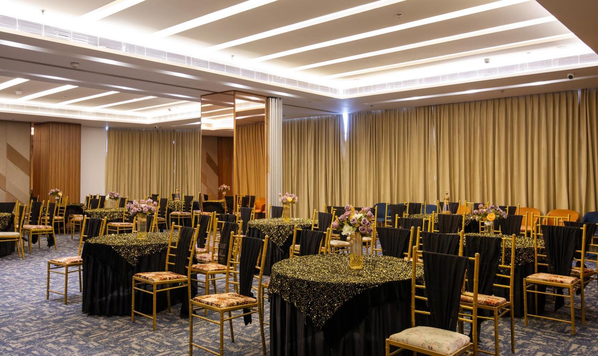 Hometel Alambagh Lucknow - A Sarovar Hotel 외부 사진