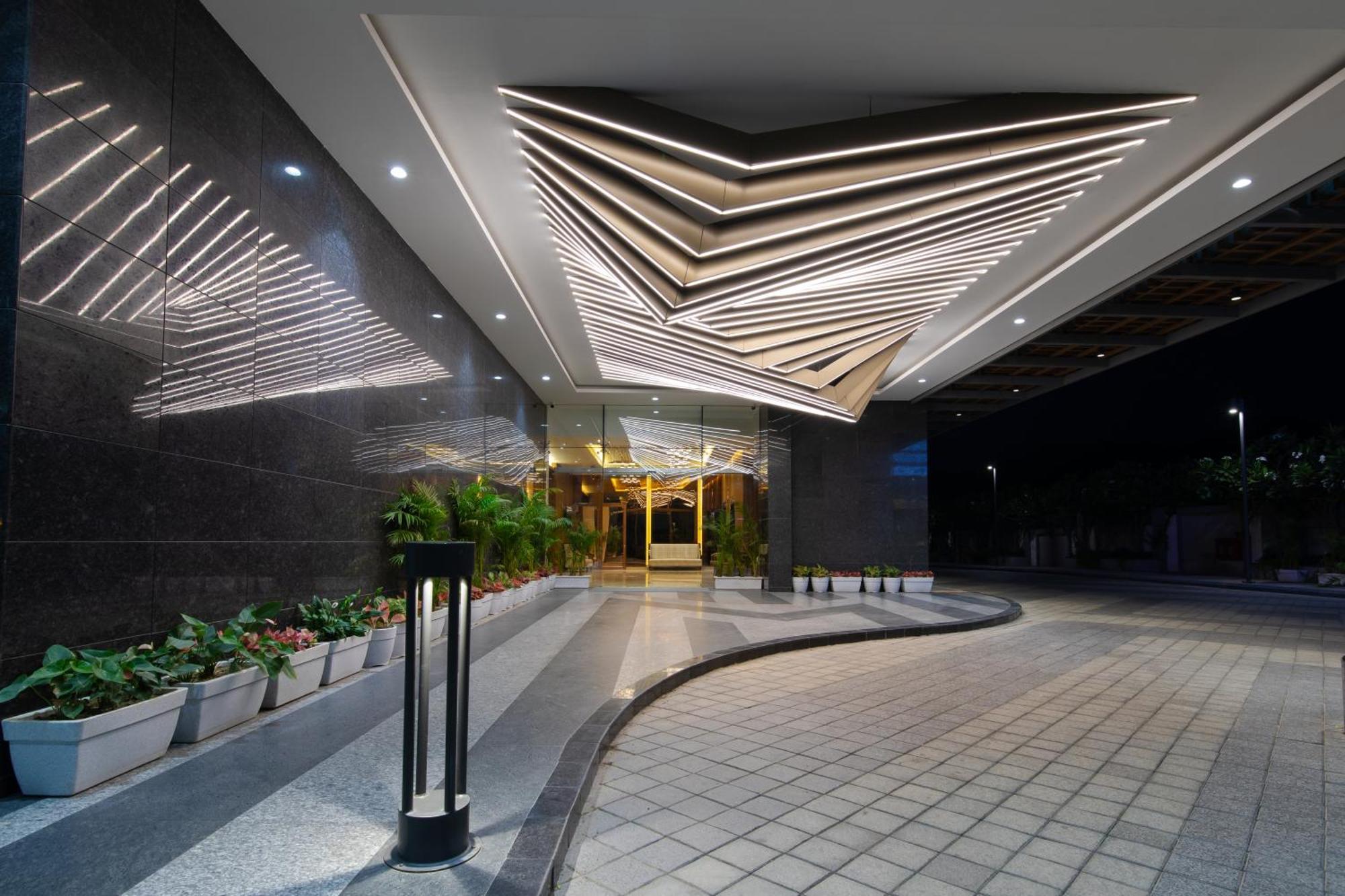Hometel Alambagh Lucknow - A Sarovar Hotel 외부 사진
