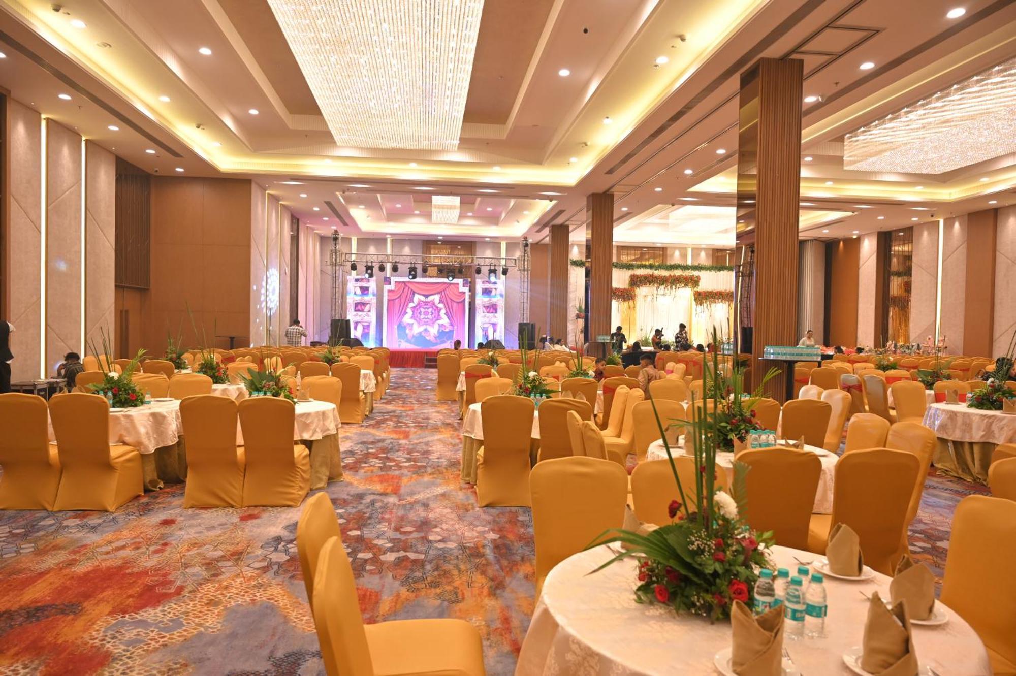 Hometel Alambagh Lucknow - A Sarovar Hotel 외부 사진