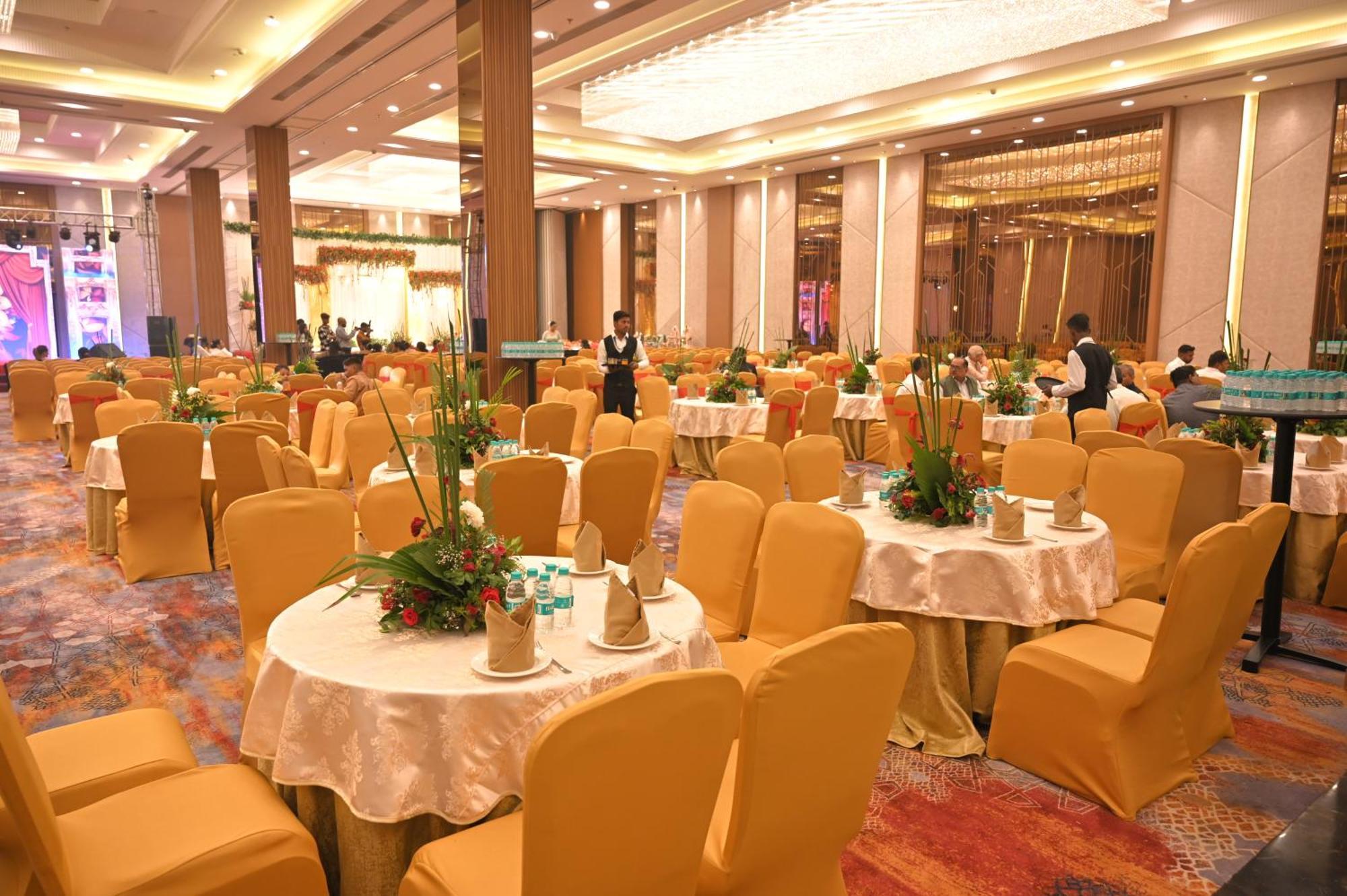 Hometel Alambagh Lucknow - A Sarovar Hotel 외부 사진