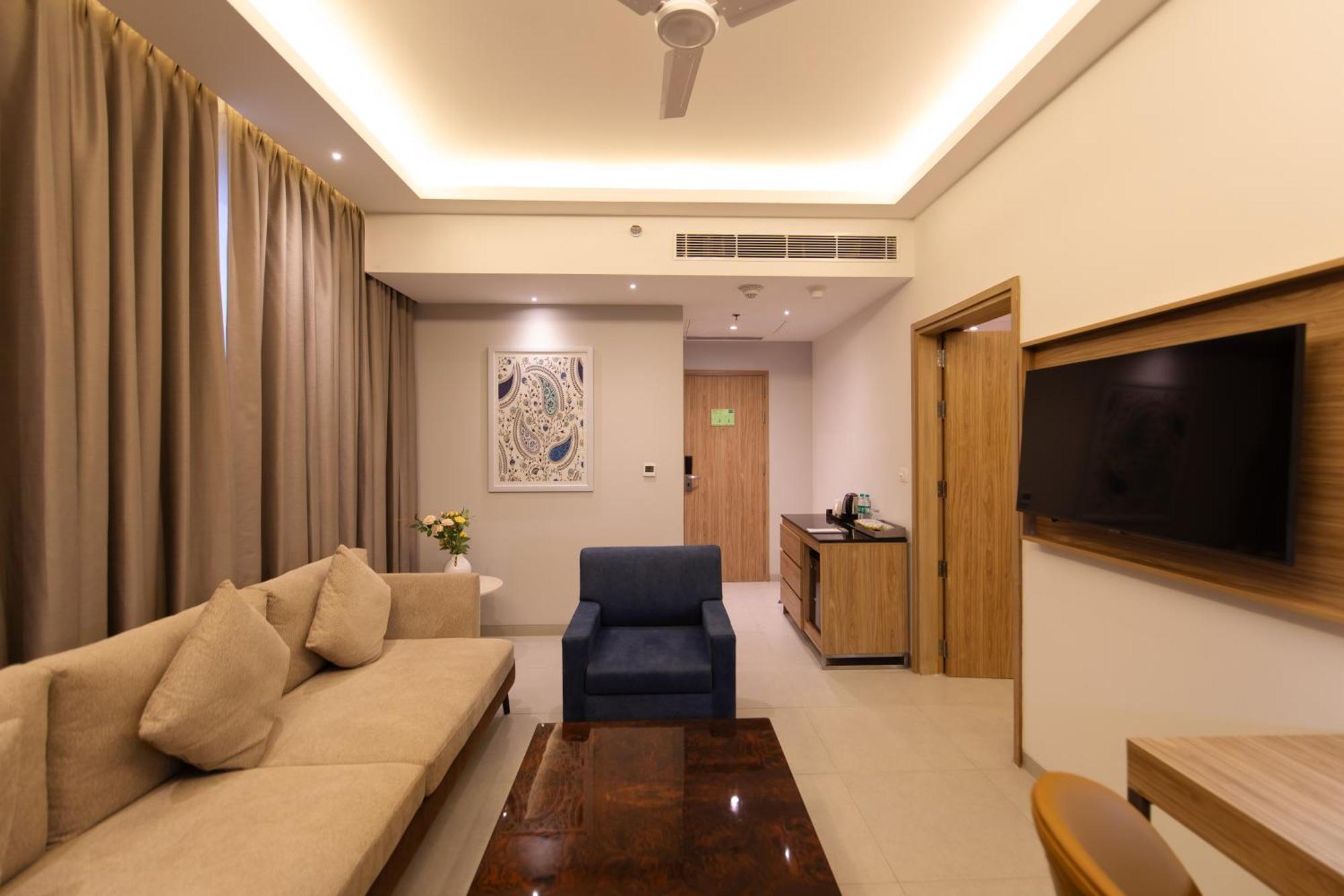 Hometel Alambagh Lucknow - A Sarovar Hotel 외부 사진