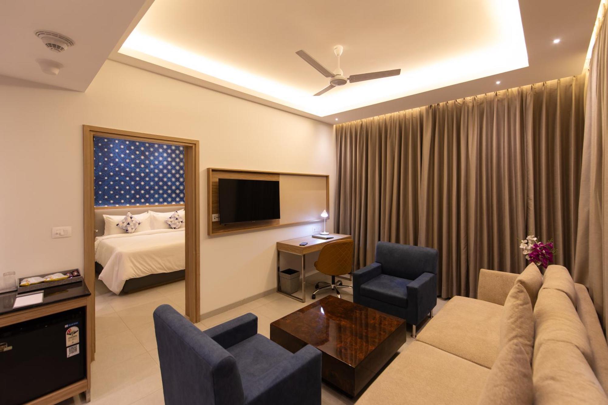 Hometel Alambagh Lucknow - A Sarovar Hotel 외부 사진